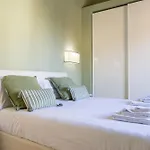 Florence Retreat With Romantic Bathtub