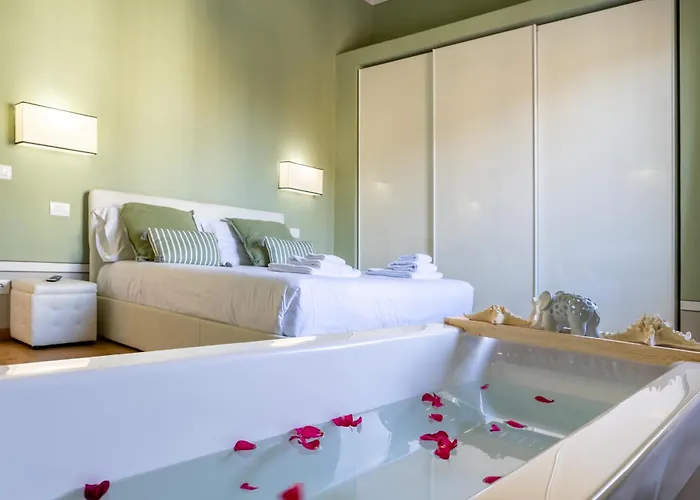 Florence Retreat With Romantic Bathtub